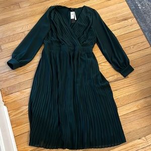 Banana Republic, Dark Green Pleated Dress, M, NWT